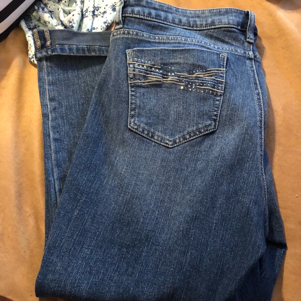 Apt 9 capris